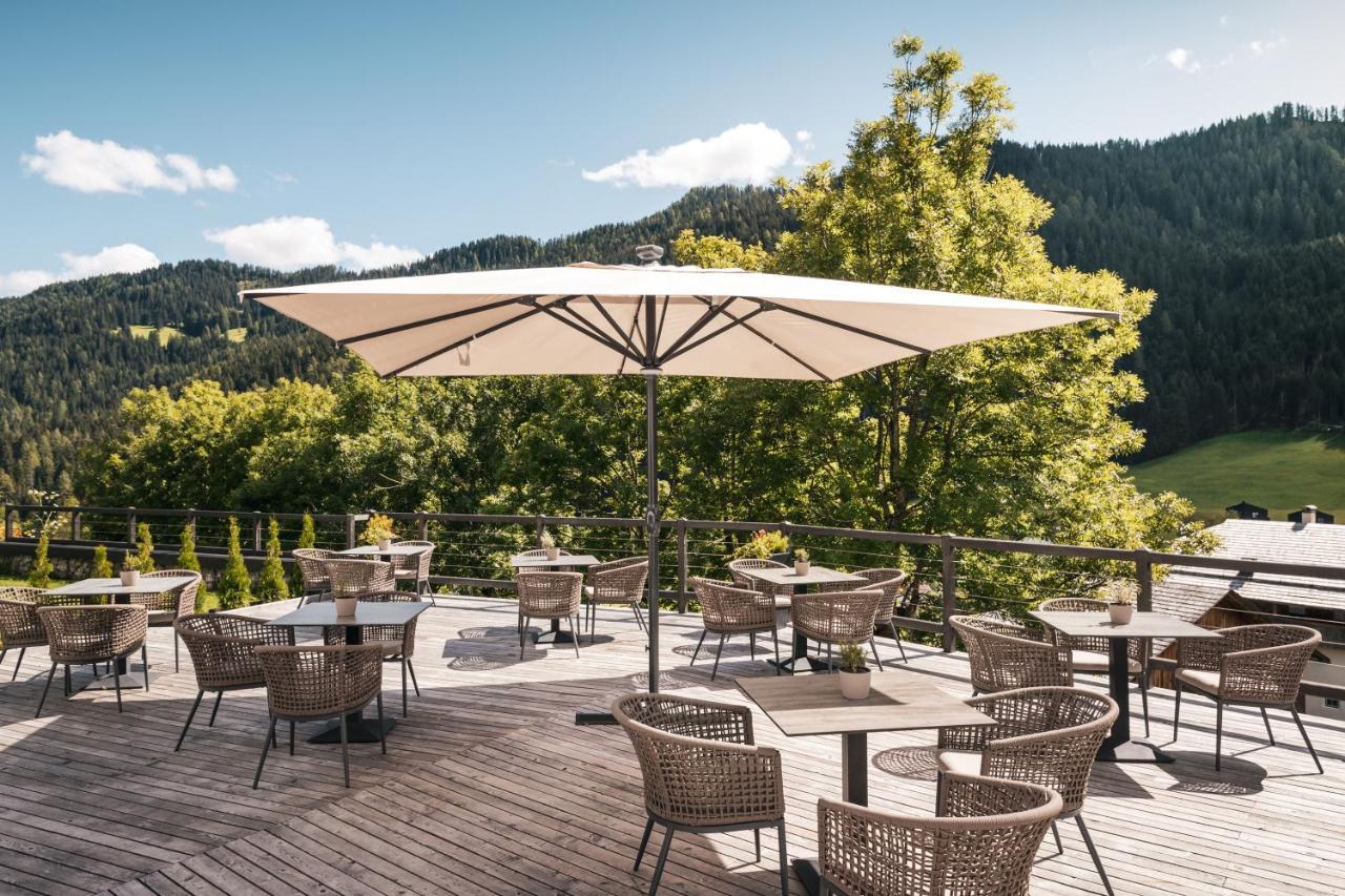 Les Dolomites Mountain Lodges San Martino in Badia Esterno foto