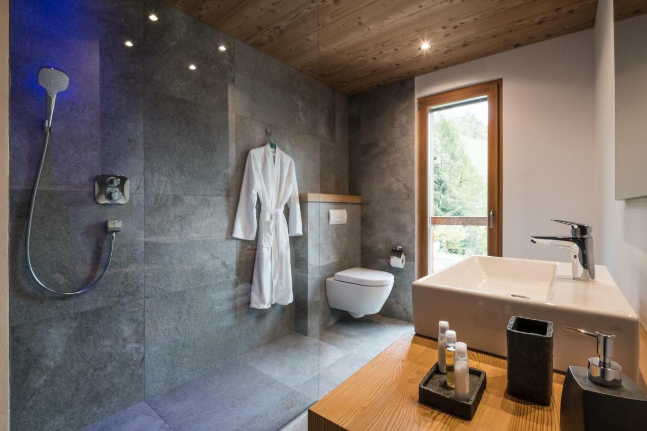 Les Dolomites Mountain Lodges San Martino in Badia Esterno foto